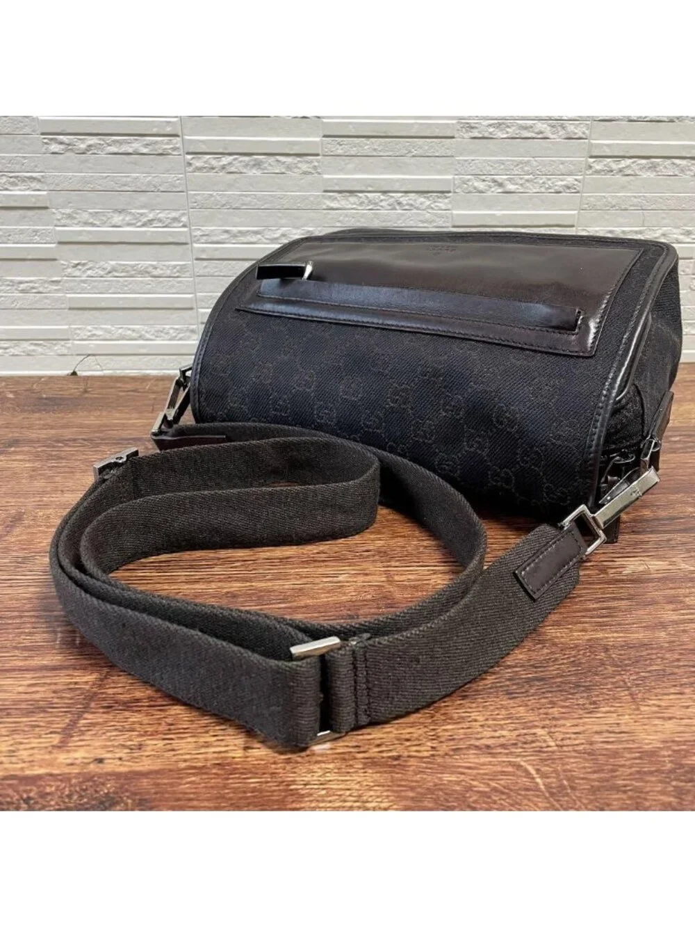 Gucci GG Canvas Leather Shoulder Bag Messenger